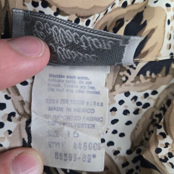 1980s Vintage Leaf Print Blouse Gold Crest Buttons Poplin Blouse Size 16 - Picture 6 of 9
